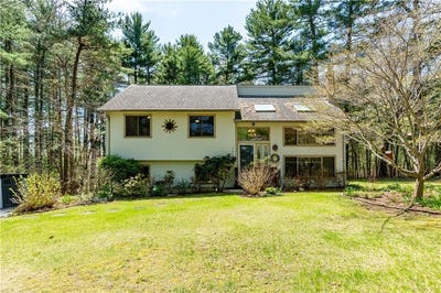 /international/us/173-whaley-hollow-road-coventry-ri-110107844699/