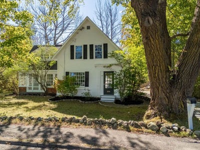 /international/us/224-limerock-street-rockland-me-110102770497/