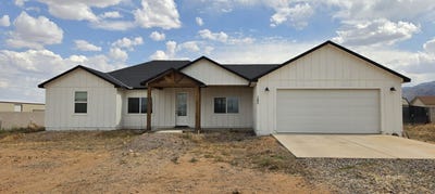 /international/us/183-w-peytons-way-safford-az-110108068365/