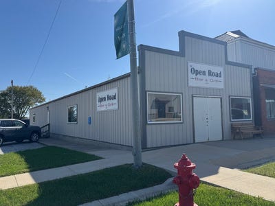/international/us/501-ann-st-irwin-ia-110120486173/