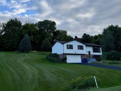 /international/us/7319-meadow-valley-road-middleton-wi-110120409545/