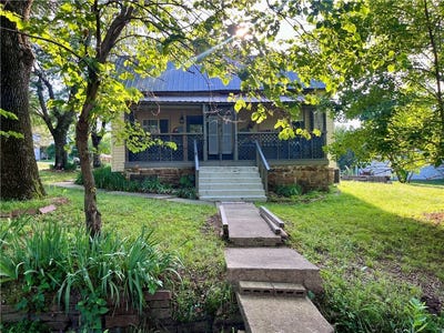 /international/us/1421-hendrix-street-altus-ar-110108333730/