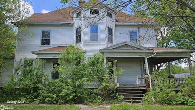 /international/us/1590-w-main-street-galesburg-il-110107858715/