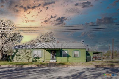 /international/us/921-robertson-street-gonzales-tx-110106532846/