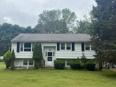/international/us/587-bridge-st-east-bridgewater-ma-110100333248/