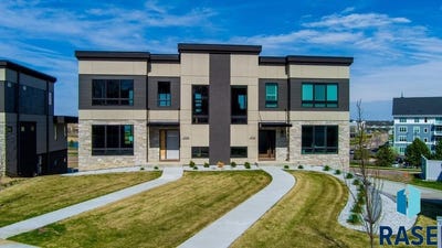 /international/us/2716-s-oriya-pl-sioux-falls-sd-110103319704/