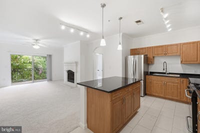 /international/us/12933-centre-park-circle-herndon-va-110119652697/