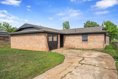 /international/us/231-s-5th-ave-stroud-ok-110107452396/