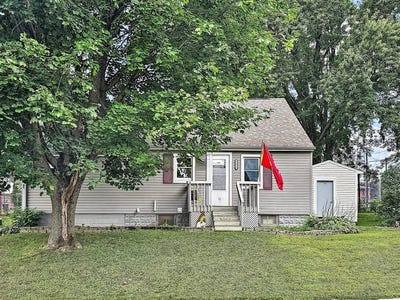 /international/us/232-1st-ave-sw-spring-grove-mn-110107309474/