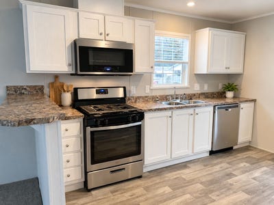 /international/us/39500-w-warren-road-canton-mi-110120129309/