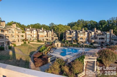 /international/us/646-portside-drive-davidson-nc-110108449408/