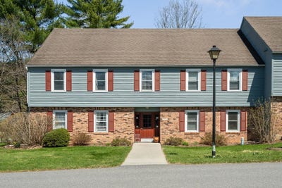/international/us/54-independence-green-montpelier-vt-110107682749/
