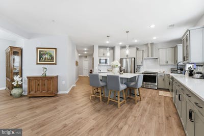 /international/us/13950-englefield-drive-woodbridge-va-110104546604/