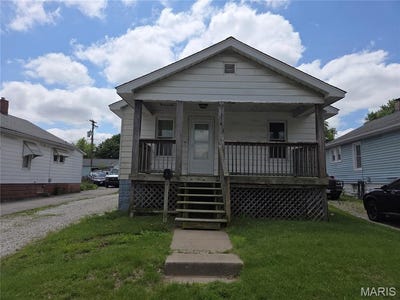 /international/us/316-picker-avenue-wood-river-il-110108381022/
