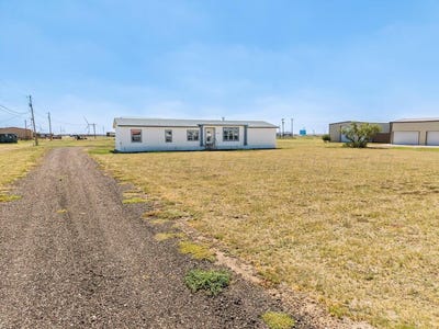/international/us/300-10th-street-claude-tx-110119922596/