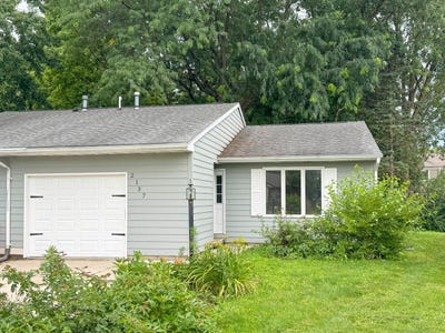 /international/us/2137-ivy-court-champaign-il-110109116672/