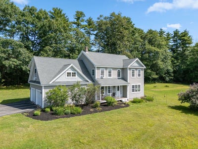 /international/us/20-equestrian-lane-gorham-me-110109036653/