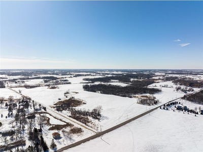 /international/us/2041-larkin-road-corcoran-mn-110106979593/