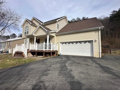 /international/us/490-ponderosa-drive-paintsville-ky-110105776278/