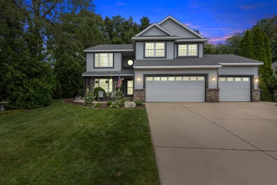 /international/us/7482-decosta-drive-rockford-mi-110101066659/