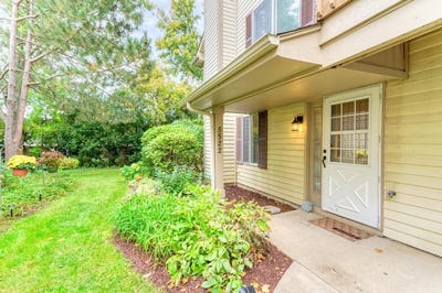 /international/us/5522-barclay-court-clarendon-hills-il-110120628569/