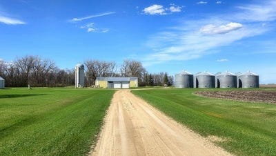 /international/us/7464-state-highway-27-wheaton-mn-110105900609/