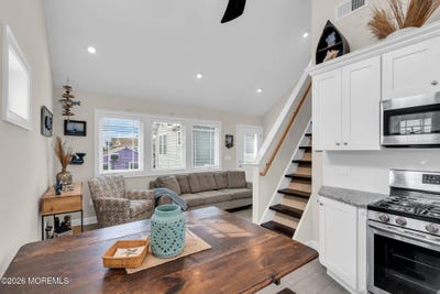 /international/us/105-w-bayberry-way-lavallette-nj-110106551017/