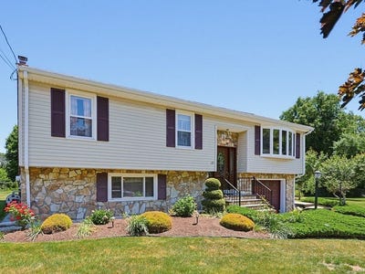 /international/us/22-fisher-street-attleboro-ma-110108710126/