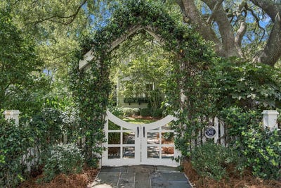 /international/us/301-bennett-street-mount-pleasant-sc-110110336595/