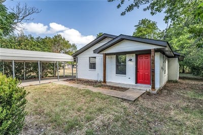 /international/us/104-n-oneal-street-caldwell-tx-110103382126/