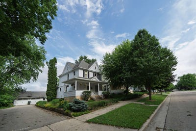 /international/us/609-newbury-street-ripon-wi-110100613273/