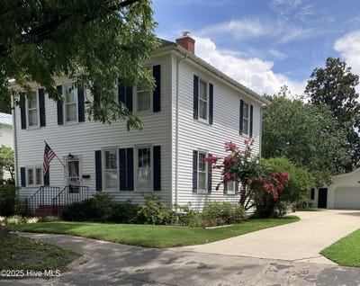 /international/us/215-w-queen-street-edenton-nc-110099634226/