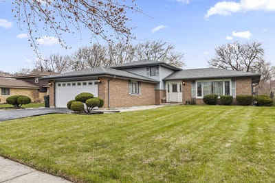 /international/us/4142-177th-street-country-club-hills-il-110098963783/