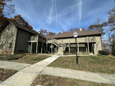 /international/us/391-moytoy-rd-crab-orchard-tn-110103409827/