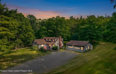 /international/us/4533-atwood-road-stone-ridge-ny-110108718235/