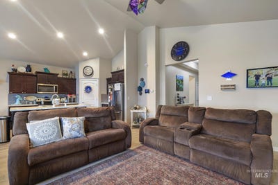 /international/us/468-april-ave-twin-falls-id-110119734285/