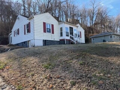/international/us/1169-valley-drive-bristol-va-110105728674/