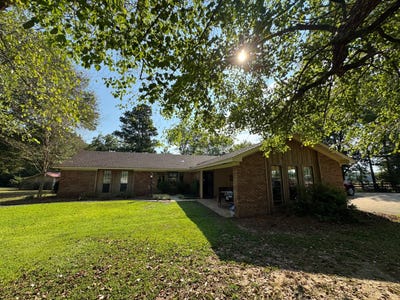/international/us/2762-highway-51-south-duck-hill-ms-110101715992/