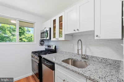 /international/us/2825-kalmia-lee-court-falls-church-va-110108502130/