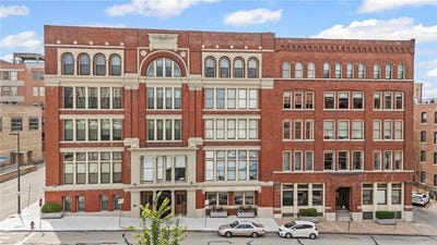 /international/us/612-central-street-kansas-city-mo-110100984414/