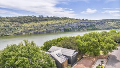 /international/us/702-los-escondidos-marble-falls-tx-110106069227/
