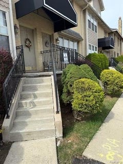 /international/us/8263-merrill-street-detroit-mi-110107338941/