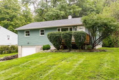/international/us/18-van-wert-place-hyde-park-ny-110109975631/