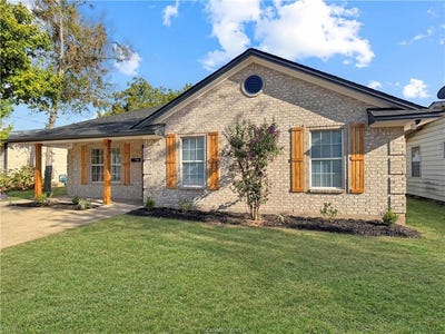 /international/us/1105-w-davis-street-hearne-tx-110110296277/