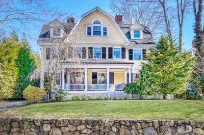/international/us/10-sheffield-road-winchester-ma-110099908535/