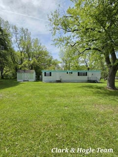 /international/us/8386-willow-drive-lyons-mi-110108355636/