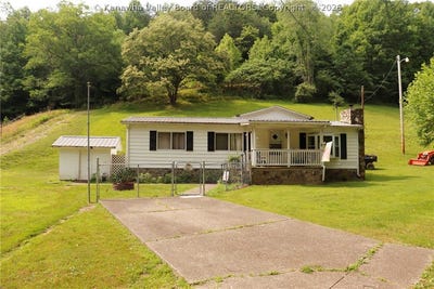 /international/us/1849-three-mile-road-elkview-wv-110108724226/