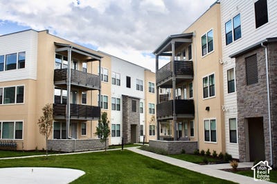 /international/us/8355-s-sky-mirror-ln-midvale-ut-110110321364/