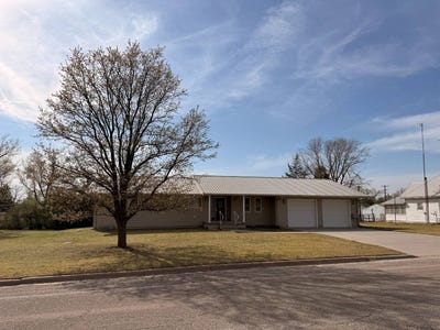 /international/us/816-n-4th-st-lincoln-ks-110106974524/