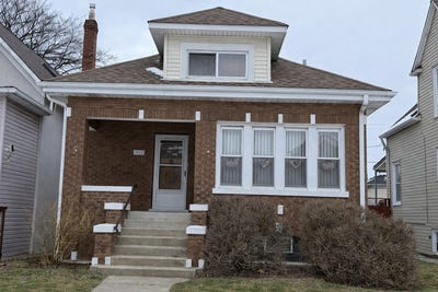 /international/us/2625-n-74th-court-elmwood-park-il-110108886697/